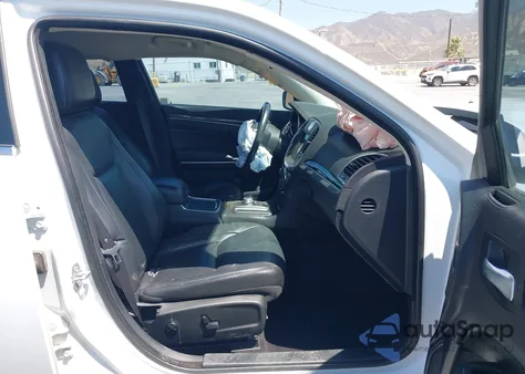 2018 Chrysler 300 Touring L из США, поврежденный, VIN 2C3CCAAG0JH177106